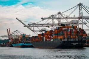 Sistem Kasir pada Bisnis Transportasi dan Logistik