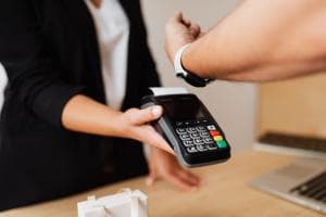 Memilih Software POS Kasir Berbasis NFC yang Aman