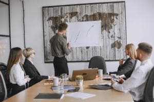 Strategi Penjualan Kasir dalam Bisnis Retail