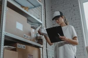 Cara Software POS Kasir Mengurangi Risiko Kehilangan Barang di Gudang Ritel Anda