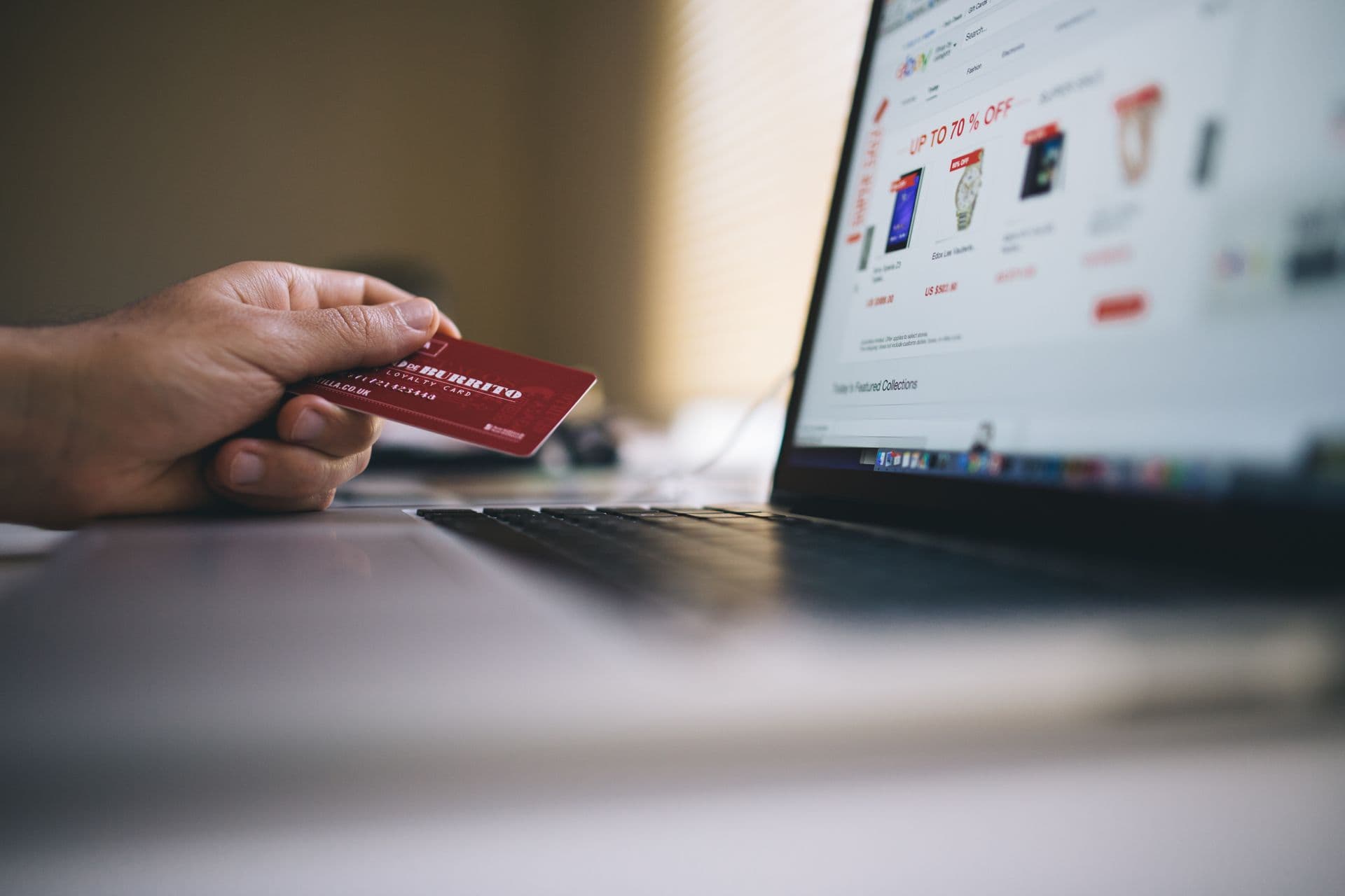 Strategi Penjualan E-commerce: Menghadapi Persaingan Sengit