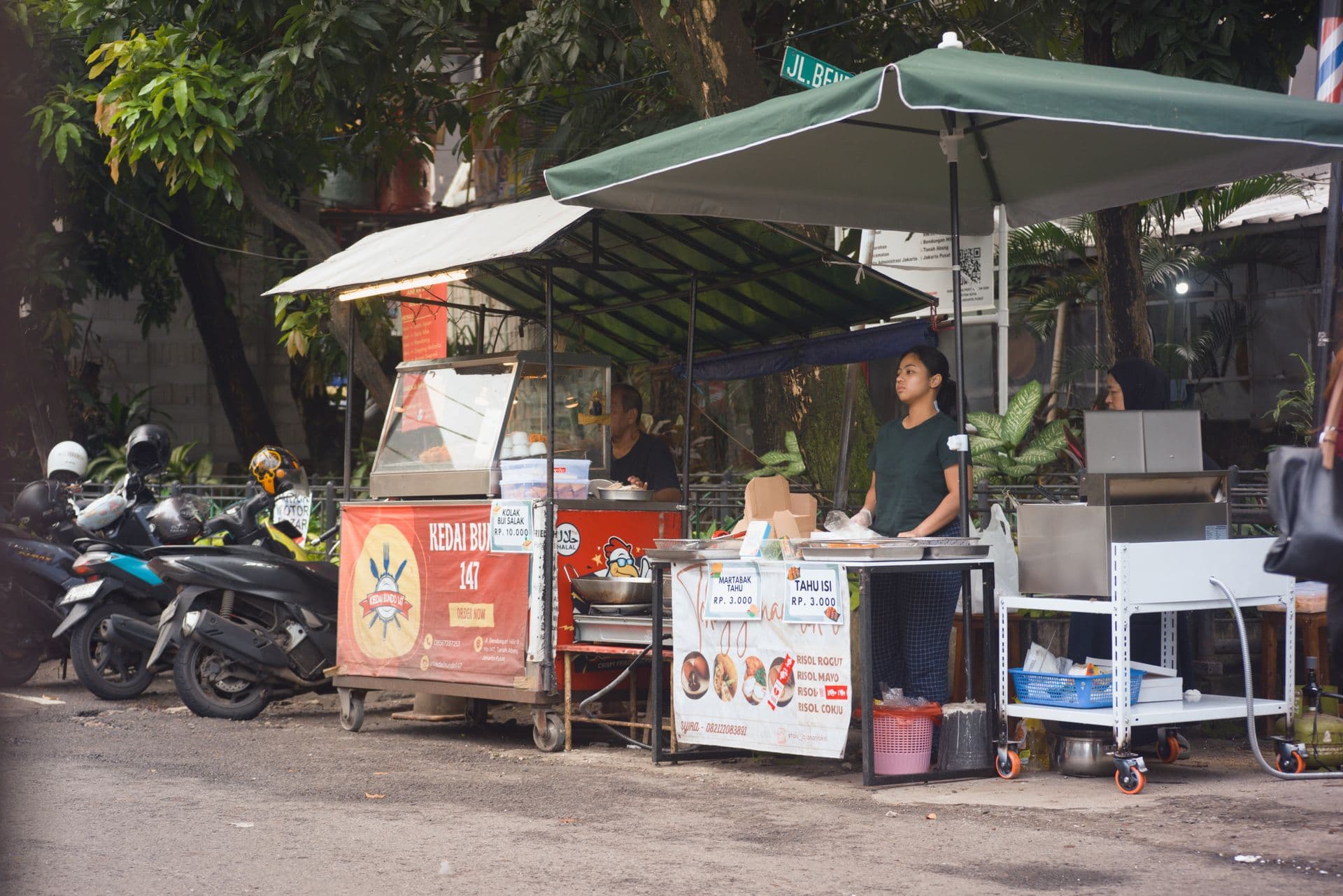Mengapa Bisnis Waralaba (Franchise) Wajib Menyeragamkan Software Kasir di Semua Cabang?